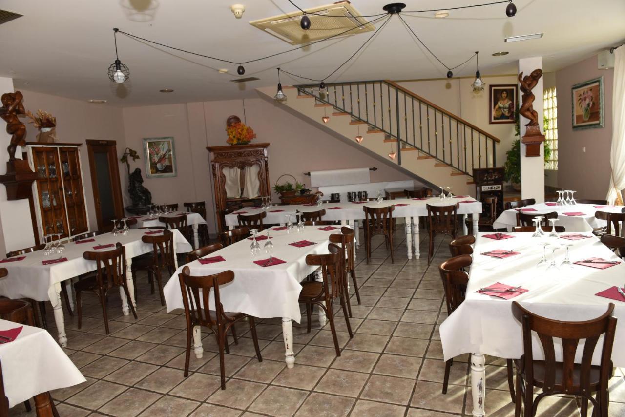 Hotel Rural El Castillo Larraga ภายนอก รูปภาพ