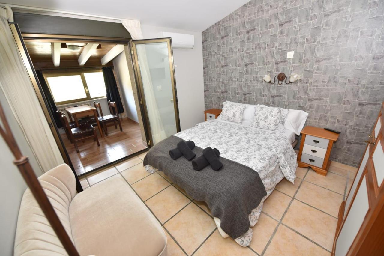 Hotel Rural El Castillo Larraga ภายนอก รูปภาพ
